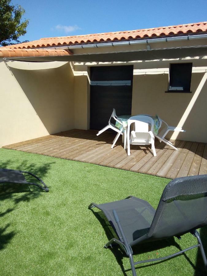 Au Refuge Des Farfas Apartman Saint-Paul-en-Pareds Kültér fotó